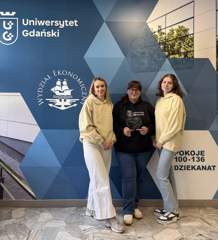 "The Semi-Professional Economics Team" Wins the “UG in Motion” Challenge!