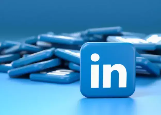 „How to Elevate your Career with LinkedIn”